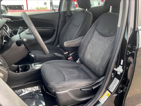 Used 2020 Chevrolet Spark LT image 21