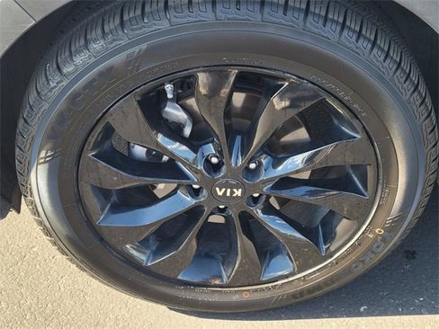 Used 2019 Kia Sorento S image 9