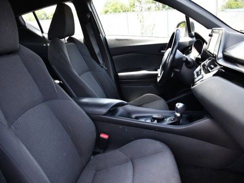 Used 2018 Toyota C-HR XLE FWD image 29