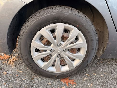 Used 2019 Hyundai Accent SE image 5