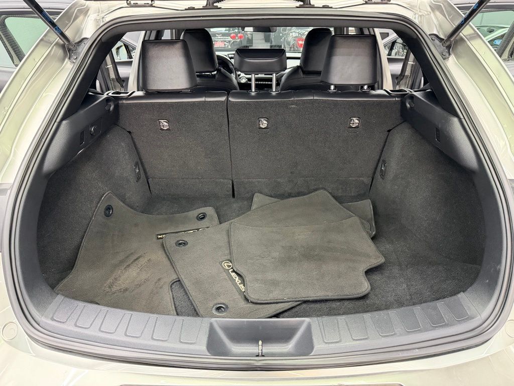 Used 2021 Lexus UX 200 w/ Accessory Package (Z1) FWD image 41