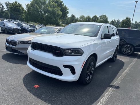 Used 2025 Dodge Durango GT w/ Blacktop Package RWD image 9