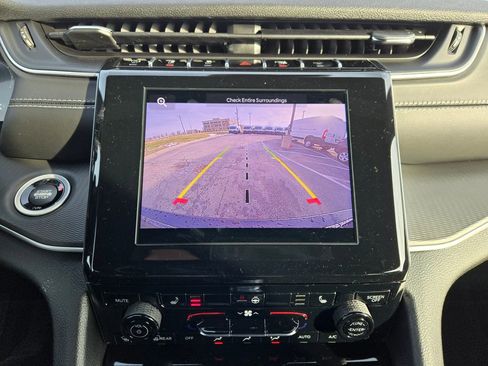 New 2025 Jeep Grand Cherokee Altitude image 22