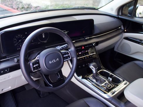 Used 2024 Kia Carnival SX FWD image 10