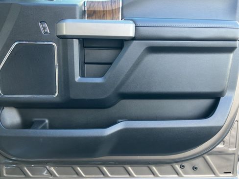 Used 2019 Ford F150 Lariat image 41