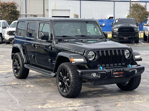 Used 2021 Jeep Wrangler Unlimited Sahara AWD/4WD image 5
