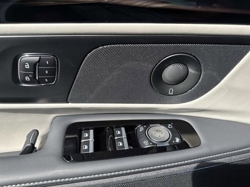 New 2025 Lincoln Nautilus Premier w/ Equipment Group 102A image 9