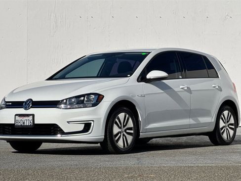 Used 2018 Volkswagen e-Golf SE image 8