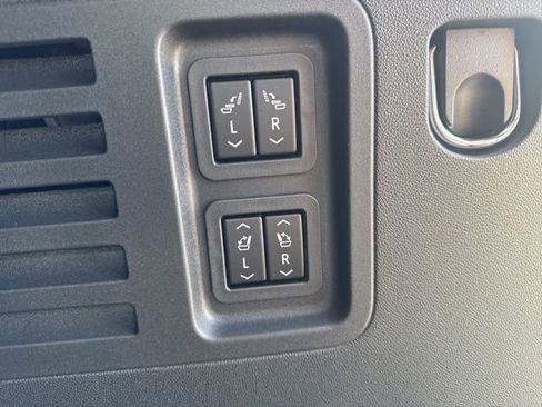 New 2026 GMC Acadia Denali Ultimate FWD image 17