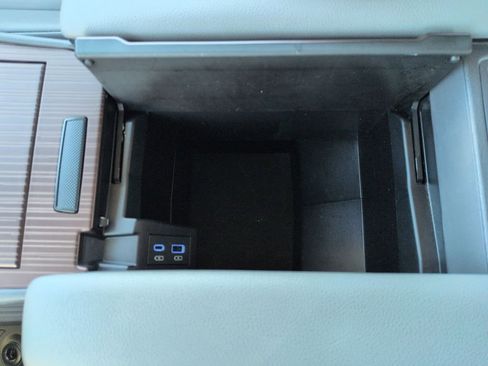 Used 2021 Toyota Sienna XLE image 26