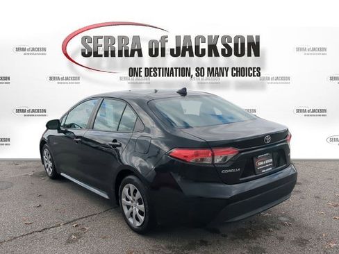 Used 2022 Toyota Corolla LE image 6