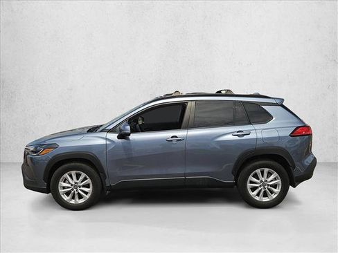 Used 2023 Toyota Corolla Cross LE AWD/4WD image 9