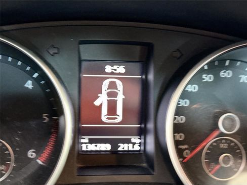 Used 2013 Volkswagen Golf TDI image 3