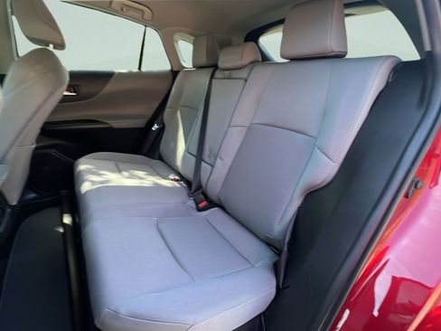 Used 2023 Toyota Venza LE AWD/4WD image 11