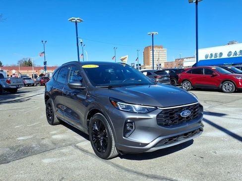 Certified 2023 Ford Escape ST-Line Elite AWD/4WD image 3