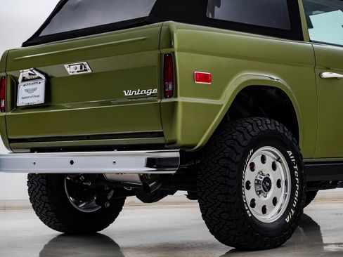 Used 2024 Ford Bronco Black Diamond image 13