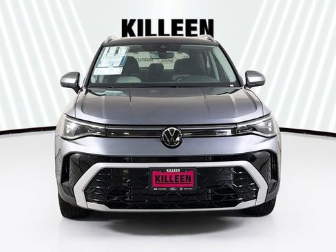 Used 2025 Volkswagen Taos SEL image 2