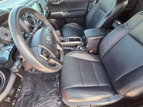 Certified 2022 Toyota Tacoma TRD Off-Road w/ TRD Premium Off Road Package AWD/4WD image 15
