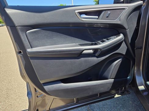 Used 2019 Ford Edge SEL w/ Equipment Group 201A FWD image 13