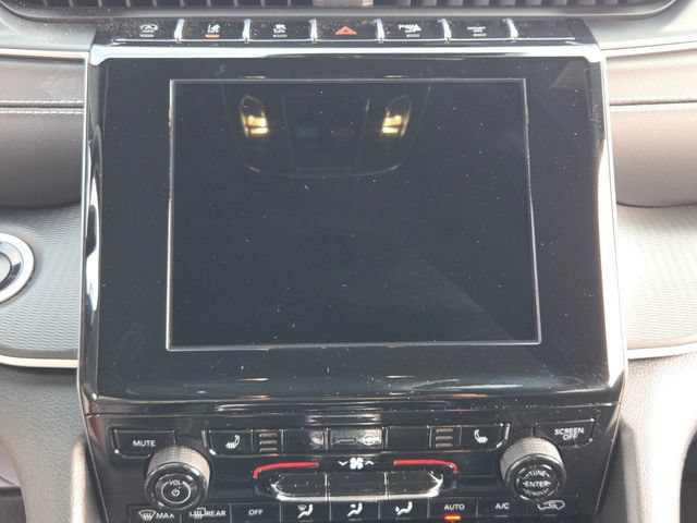 Used 2024 Jeep Grand Cherokee L Altitude RWD image 23