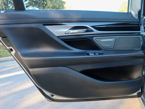 Used 2019 BMW 740i w/ Executive Package image 12