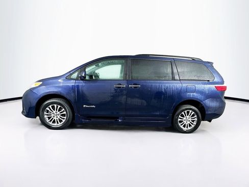 Used 2020 Toyota Sienna XLE Premium image 6