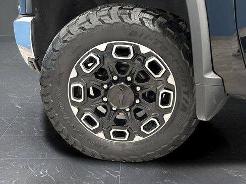 Used 2024 Chevrolet Silverado 2500 LT w/ Convenience Package image 39