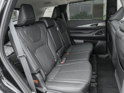 Certified 2026 INFINITI QX60 Luxe w/ Family Package FWD image 36