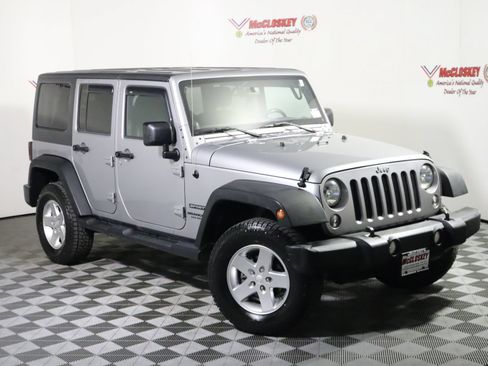 Used 2014 Jeep Wrangler Unlimited Sport w/ Quick Order Package 24S AWD/4WD image 3