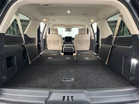Used 2024 Ford Expedition Max XLT image 41