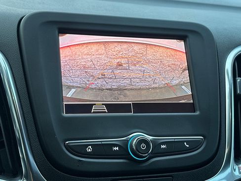 Used 2024 Chevrolet Equinox LS w/ LS Convenience Package image 26