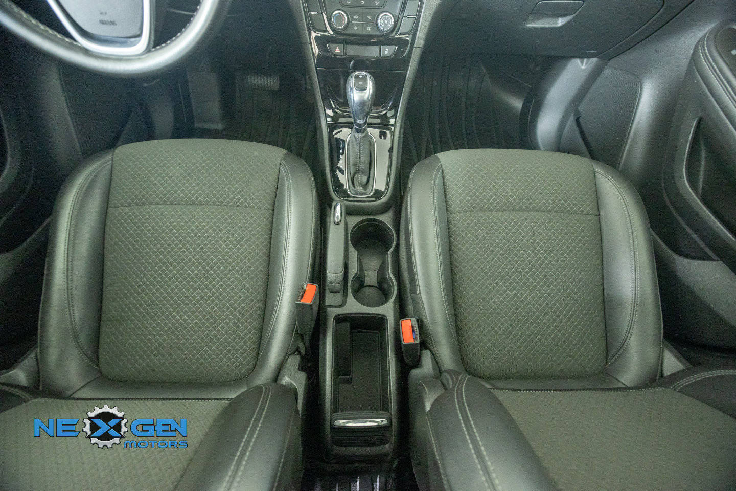 Used 2020 Buick Encore Preferred w/ Safety Package FWD image 31