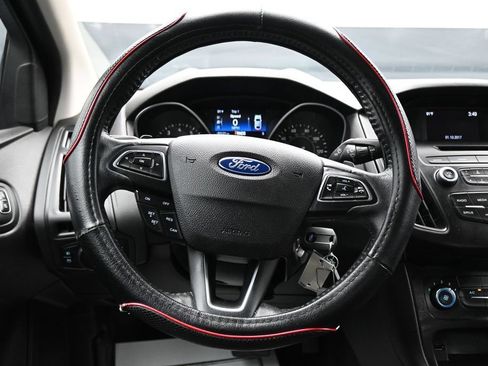 Used 2016 Ford Focus SE w/ SE Sport Package FWD image 14