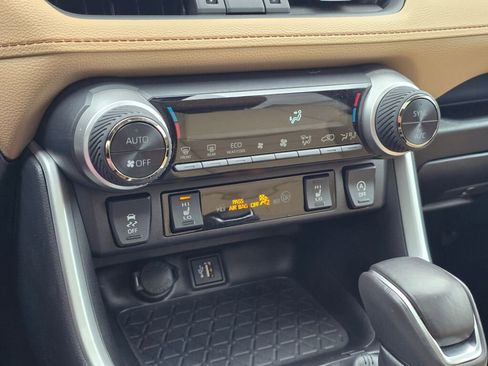 Certified 2025 Toyota RAV4 XLE Premium image 30