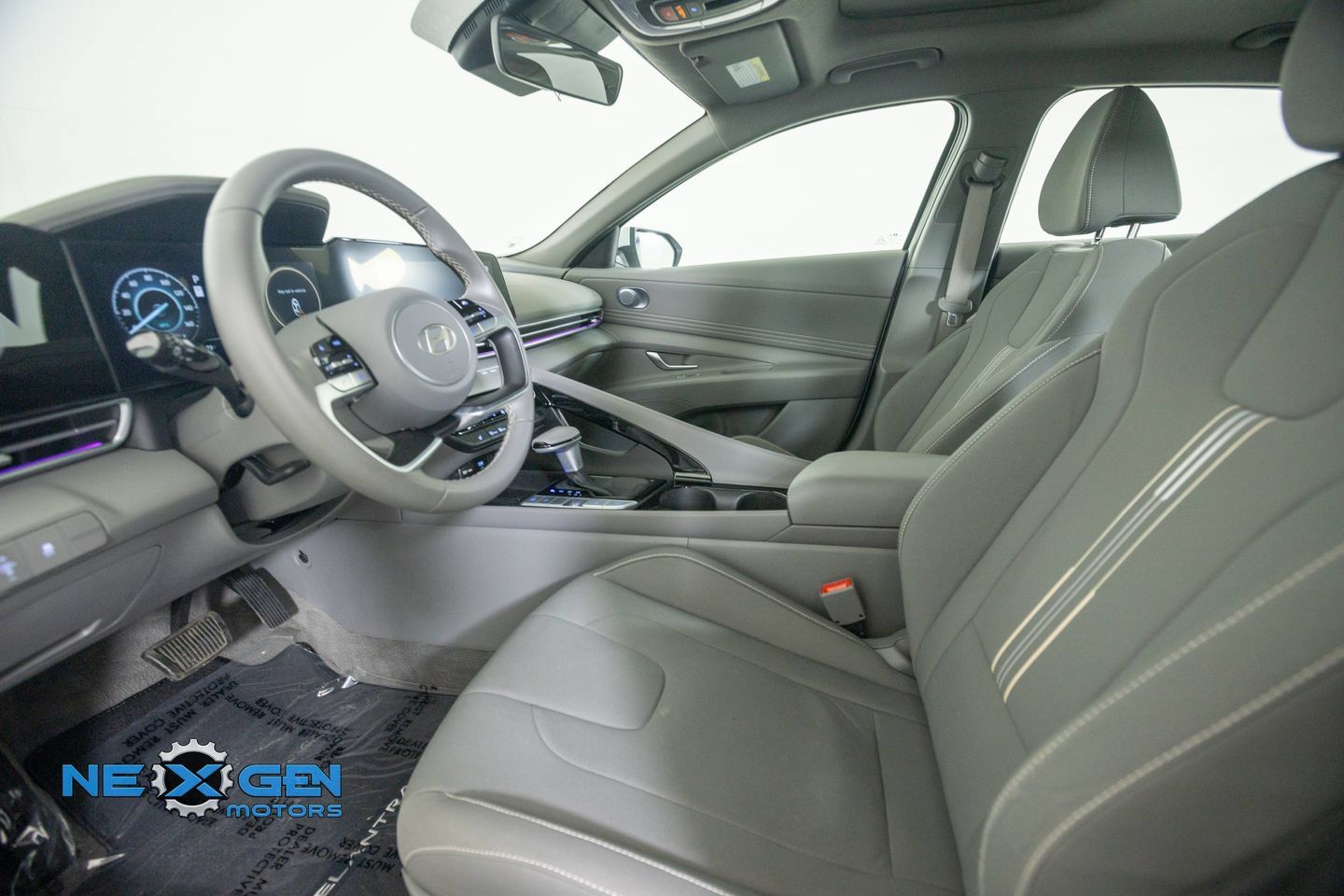 Used 2024 Hyundai Elantra SEL w/ Convenience Package FWD image 11