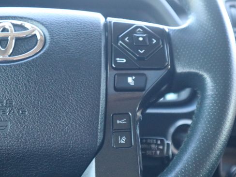 Used 2022 Toyota 4Runner TRD Off-Road AWD/4WD image 17