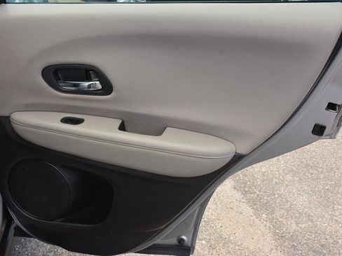 Used 2018 Honda HR-V LX image 16