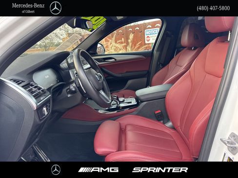 Used 2025 BMW X4 xDrive30i w/ Premium Package image 9