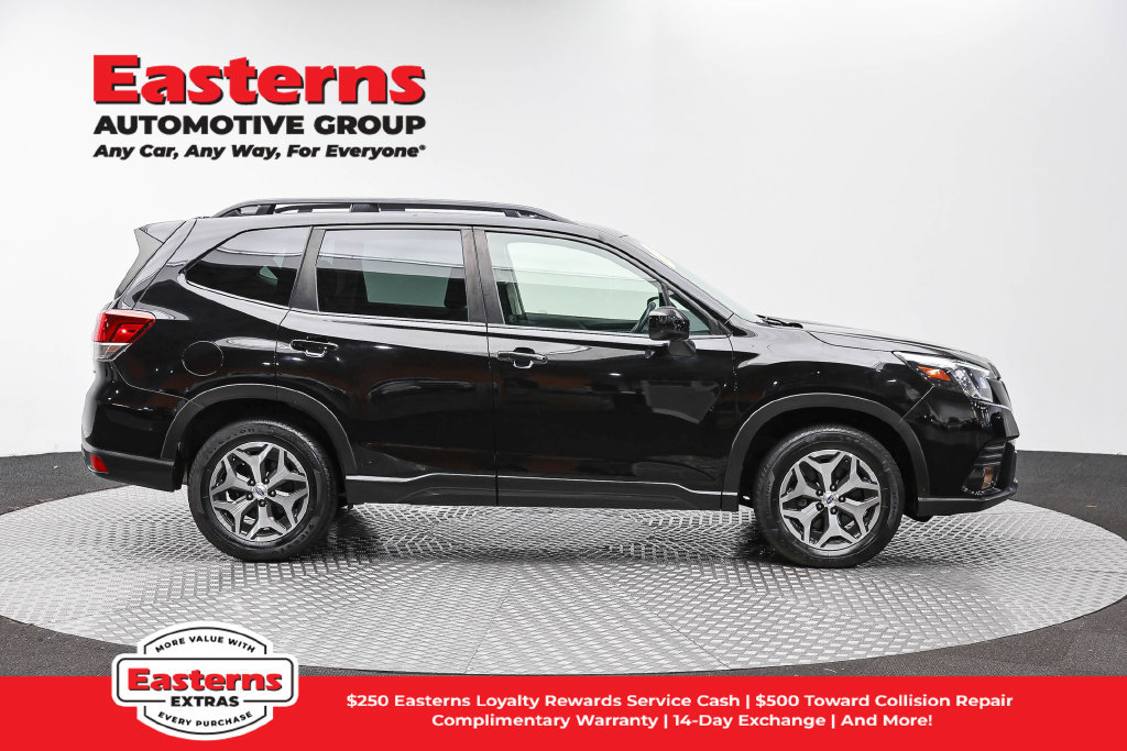 Used 2022 Subaru Forester Premium AWD/4WD image 5