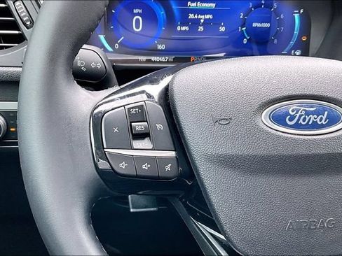 Used 2021 Ford Escape SEL w/ Technology Package FWD image 11