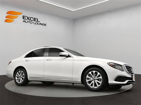 Used 2018 Mercedes-Benz E 300 4MATIC image 52