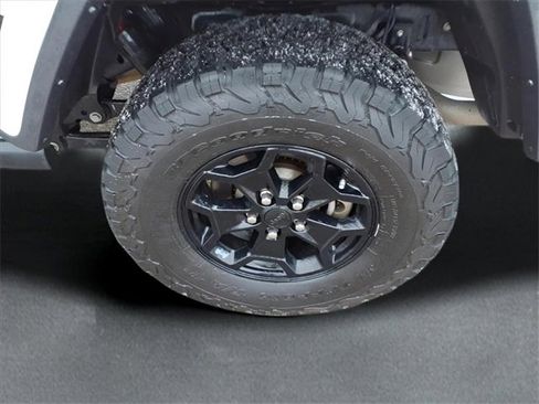 Used 2022 Jeep Gladiator Willys image 9