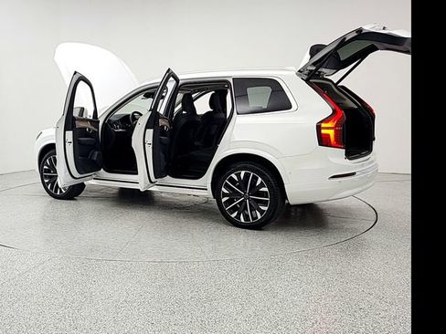 Used 2025 Volvo XC90 B6 Plus AWD/4WD image 12