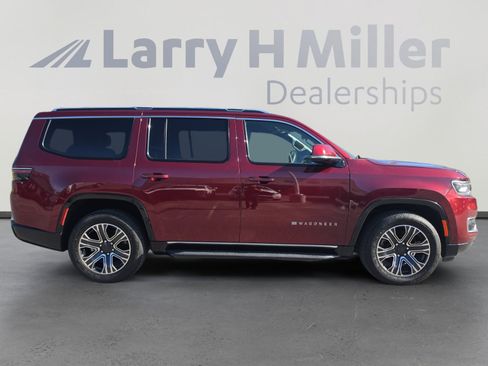 Used 2022 Jeep Wagoneer Series III w/ Flexible Seating Group AWD/4WD image 6