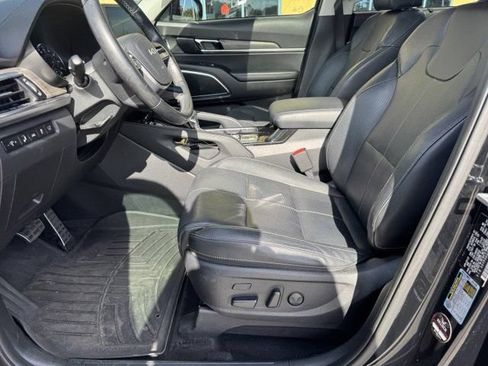 Certified 2022 Kia Telluride SX w/ Nightfall Edition Package AWD/4WD image 22