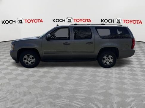 Used 2007 Chevrolet Suburban LT image 4