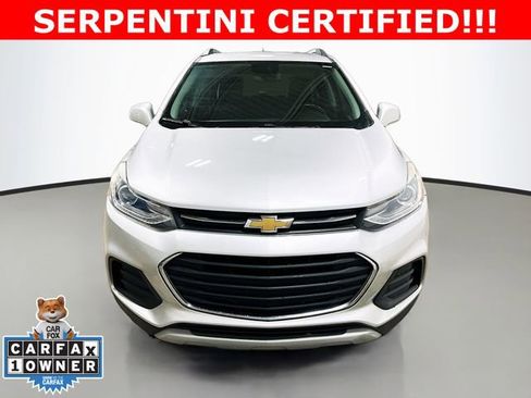 Used 2019 Chevrolet Trax LT w/ LT Convenience Package image 3