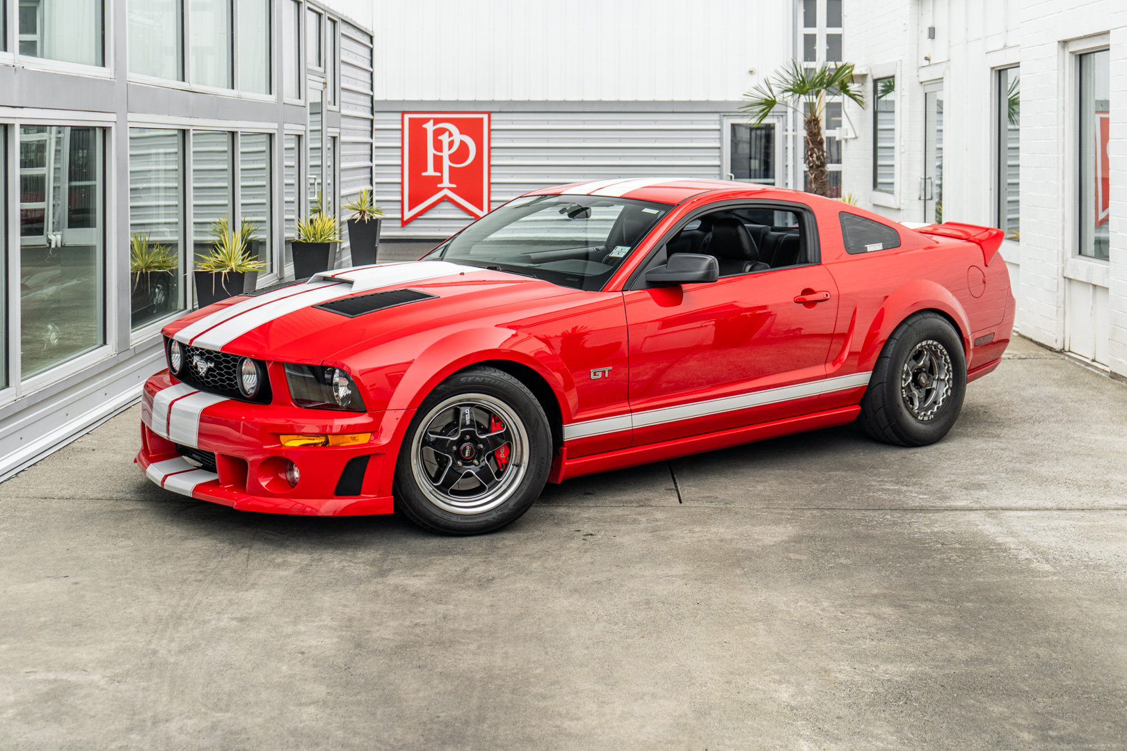 Used 2006 Ford Mustang GT RWD image 2