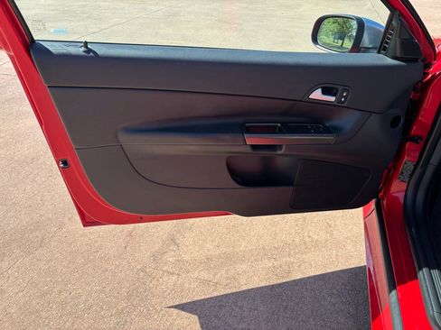 Used 2011 Volvo C30 T5 R-Design image 11