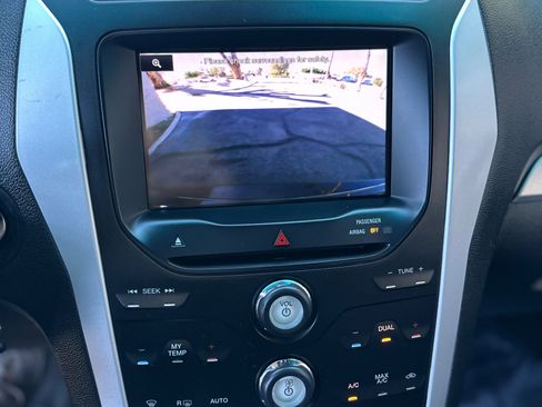 Used 2013 Ford Explorer XLT image 30